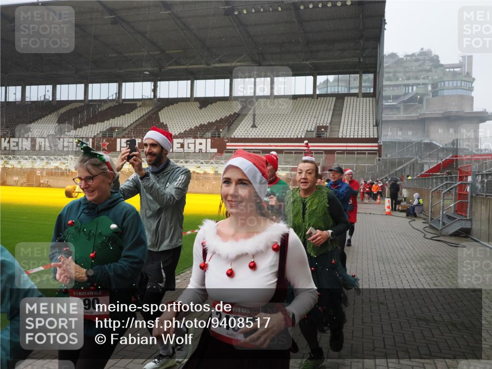 07.12.2025 - St. Pauli X-Mass-Run No. 15 Fabian Wolf http://msf.ph/oto/9408517 07.12.2025 11:07:26 Ziel 281, 342, 344, 476, 490, 591, 596, 603, 621, 622, 673, 688, 781, 1202, 1206, 1233, 1585, 1587, 2403, 5008 meine-sportfotos.de