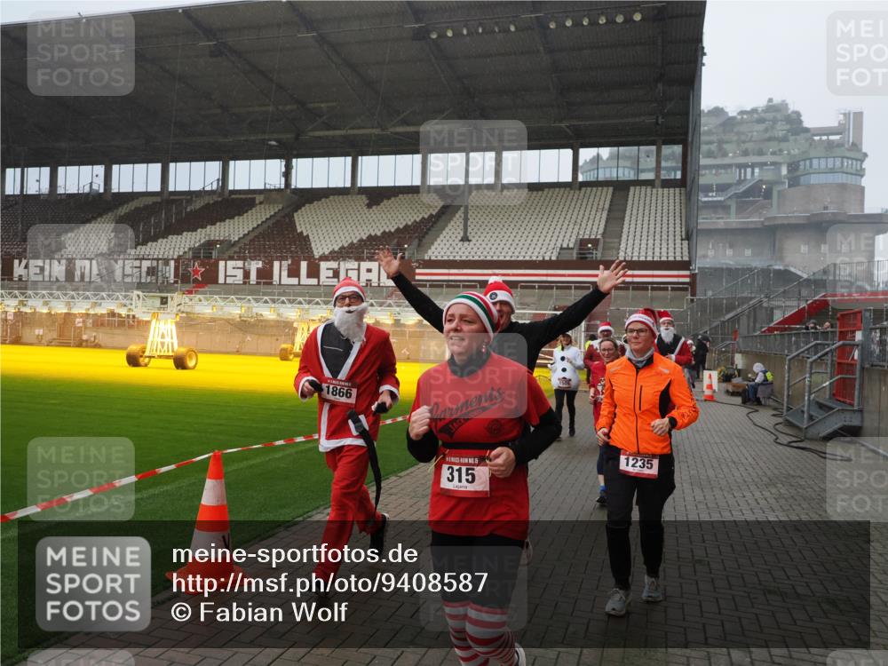 07.12.2025 - St. Pauli X-Mass-Run No. 15 Fabian Wolf http://msf.ph/oto/9408587 07.12.2025 11:07:38 Ziel 77, 315, 332, 377, 389, 397, 623, 1235, 1509, 1824, 1866, 1910, 2693, 5008 meine-sportfotos.de