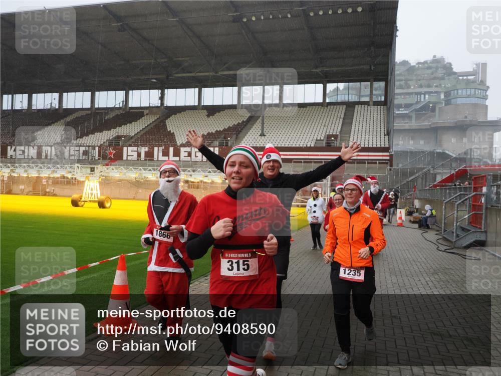 07.12.2025 - St. Pauli X-Mass-Run No. 15 Fabian Wolf http://msf.ph/oto/9408590 07.12.2025 11:07:38 Ziel 77, 315, 332, 377, 389, 397, 623, 1235, 1509, 1824, 1866, 1910, 2693, 5008 meine-sportfotos.de