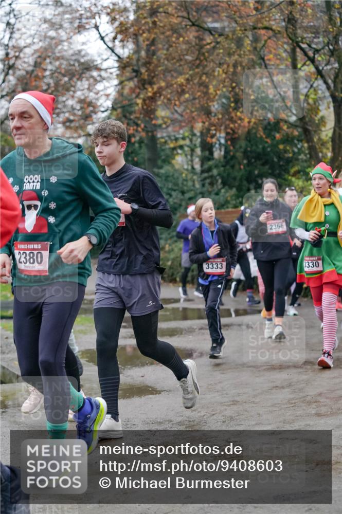 07.12.2025 - St. Pauli X-Mass-Run No. 15 Michael Burmester http://msf.ph/oto/9408603 07.12.2025 09:44:06 Laufen 15, 2380, 3333, 2366, 3330 meine-sportfotos.de