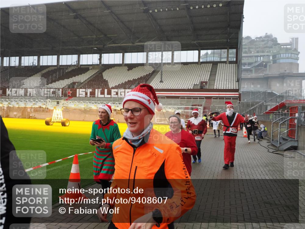 07.12.2025 - St. Pauli X-Mass-Run No. 15 Fabian Wolf http://msf.ph/oto/9408607 07.12.2025 11:07:40 Ziel 77, 273, 315, 332, 377, 389, 397, 623, 1235, 1509, 1824, 1866, 1910, 2693 meine-sportfotos.de