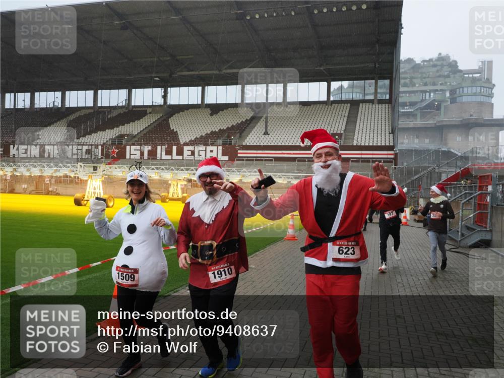 07.12.2025 - St. Pauli X-Mass-Run No. 15 Fabian Wolf http://msf.ph/oto/9408637 07.12.2025 11:07:42 Ziel 77, 271, 273, 315, 332, 377, 389, 397, 623, 1235, 1439, 1441, 1509, 1812, 1824, 1866, 1910, 2693 meine-sportfotos.de