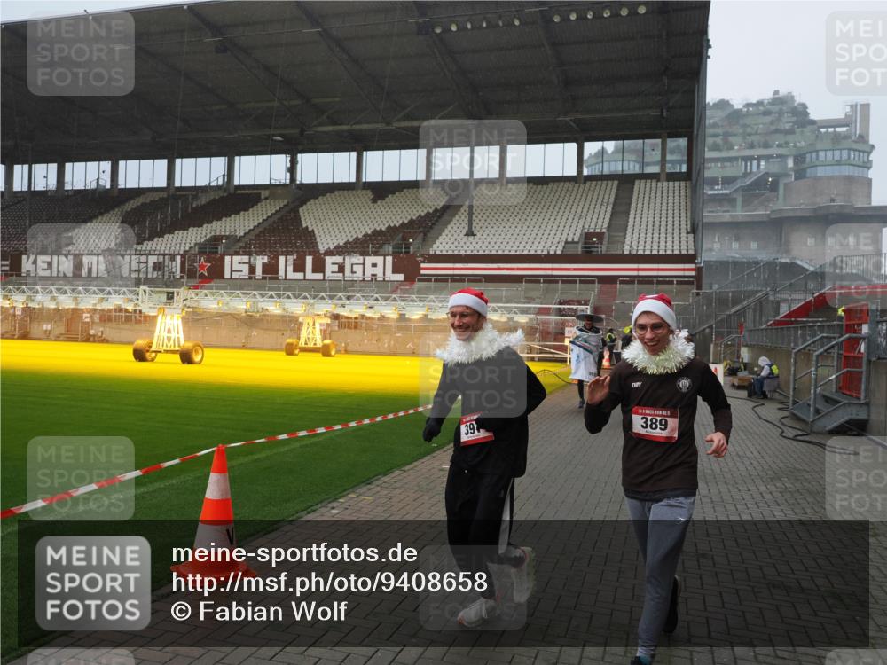 07.12.2025 - St. Pauli X-Mass-Run No. 15 Fabian Wolf http://msf.ph/oto/9408658 07.12.2025 11:07:43 Ziel 77, 271, 273, 315, 332, 377, 389, 397, 623, 1235, 1439, 1441, 1509, 1812, 1824, 1866, 1910, 2693 meine-sportfotos.de