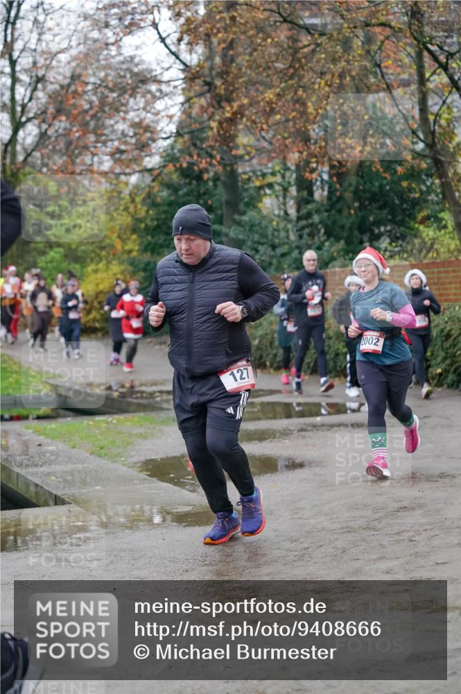 07.12.2025 - St. Pauli X-Mass-Run No. 15 Michael Burmester http://msf.ph/oto/9408666 07.12.2025 09:44:14 Laufen 127, 2002 meine-sportfotos.de