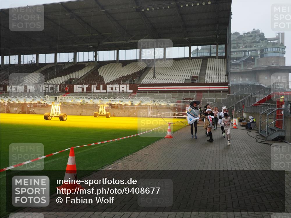 07.12.2025 - St. Pauli X-Mass-Run No. 15 Fabian Wolf http://msf.ph/oto/9408677 07.12.2025 11:07:45 Ziel 77, 271, 273, 315, 332, 377, 389, 397, 623, 1235, 1378, 1382, 1383, 1439, 1441, 1509, 1812, 1824, 1866, 1910, 2693 meine-sportfotos.de