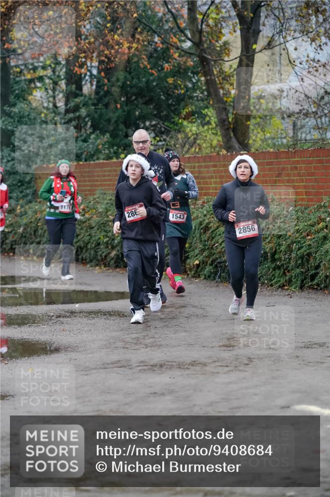 07.12.2025 - St. Pauli X-Mass-Run No. 15 Michael Burmester http://msf.ph/oto/9408684 07.12.2025 09:44:16 Laufen 1176, 286, 1543, 2856 meine-sportfotos.de