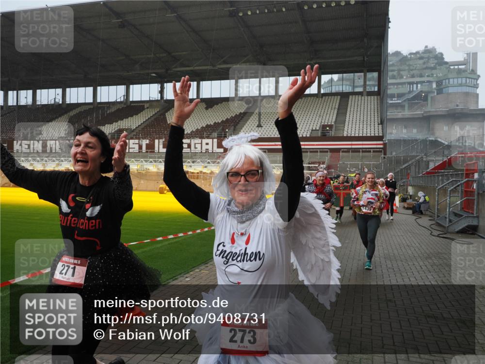 07.12.2025 - St. Pauli X-Mass-Run No. 15 Fabian Wolf http://msf.ph/oto/9408731 07.12.2025 11:07:50 Ziel 271, 273, 286, 293, 332, 377, 389, 397, 623, 774, 1107, 1123, 1378, 1381, 1382, 1383, 1439, 1441, 1460, 1509, 1812, 1910, 2693 meine-sportfotos.de
