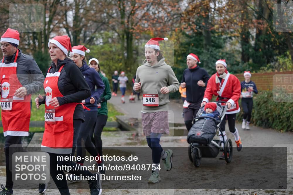 07.12.2025 - St. Pauli X-Mass-Run No. 15 Michael Burmester http://msf.ph/oto/9408754 07.12.2025 11:26:48 Laufen 4184, 2203, 548 meine-sportfotos.de
