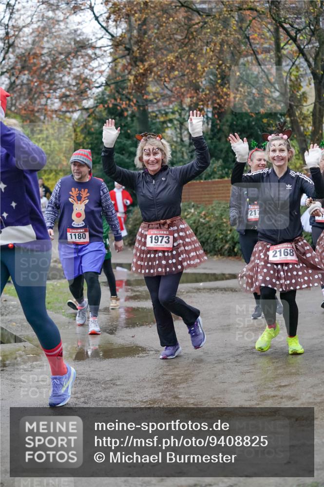 07.12.2025 - St. Pauli X-Mass-Run No. 15 Michael Burmester http://msf.ph/oto/9408825 07.12.2025 09:44:30 Laufen 00, 1180, 15, 1973, 217, 2168 meine-sportfotos.de