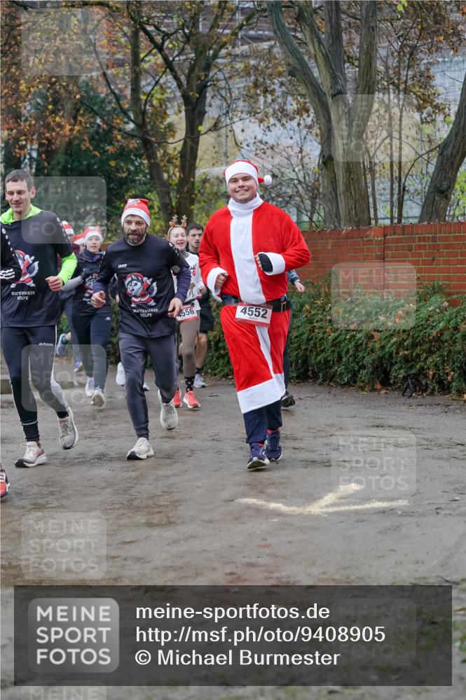 07.12.2025 - St. Pauli X-Mass-Run No. 15 Michael Burmester http://msf.ph/oto/9408905 07.12.2025 09:44:38 Laufen 4556, 4552 meine-sportfotos.de