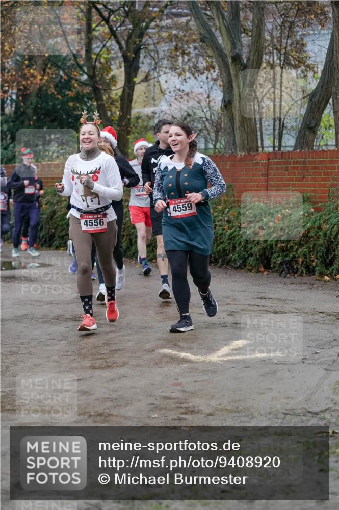 07.12.2025 - St. Pauli X-Mass-Run No. 15 Michael Burmester http://msf.ph/oto/9408920 07.12.2025 09:44:40 Laufen 4556, 308, 4559 meine-sportfotos.de