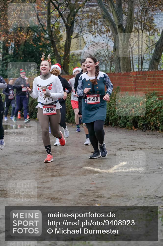 07.12.2025 - St. Pauli X-Mass-Run No. 15 Michael Burmester http://msf.ph/oto/9408923 07.12.2025 09:44:40 Laufen 4556, 4559 meine-sportfotos.de