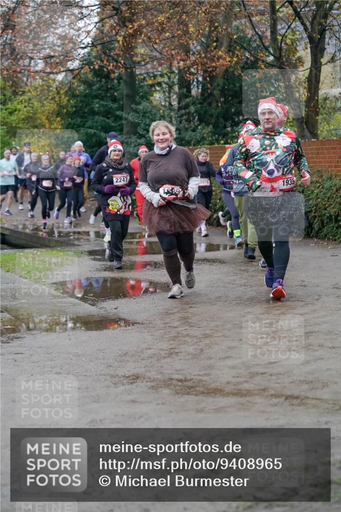 07.12.2025 - St. Pauli X-Mass-Run No. 15 Michael Burmester http://msf.ph/oto/9408965 07.12.2025 09:44:46 Laufen 2247, 3970, 1935 meine-sportfotos.de
