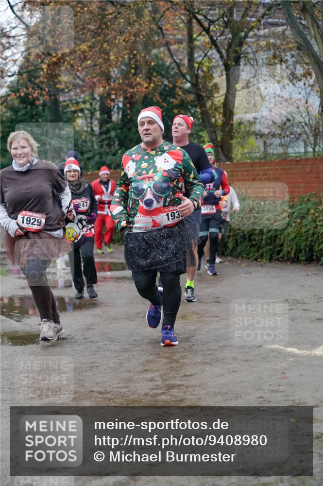 07.12.2025 - St. Pauli X-Mass-Run No. 15 Michael Burmester http://msf.ph/oto/9408980 07.12.2025 09:44:47 Laufen 15, 1929, 247, 1935, 3859 meine-sportfotos.de