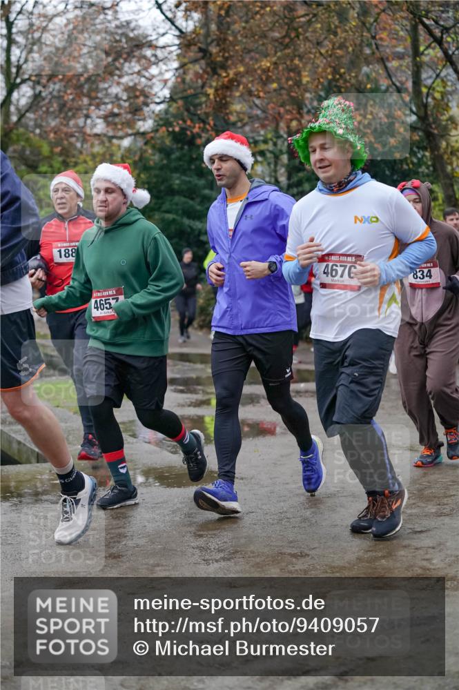 07.12.2025 - St. Pauli X-Mass-Run No. 15 Michael Burmester http://msf.ph/oto/9409057 07.12.2025 09:44:57 Laufen 188, 4657, 15, 4670, 834 meine-sportfotos.de