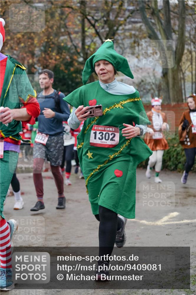 07.12.2025 - St. Pauli X-Mass-Run No. 15 Michael Burmester http://msf.ph/oto/9409081 07.12.2025 09:45:00 Laufen 3332, 15, 1302 meine-sportfotos.de