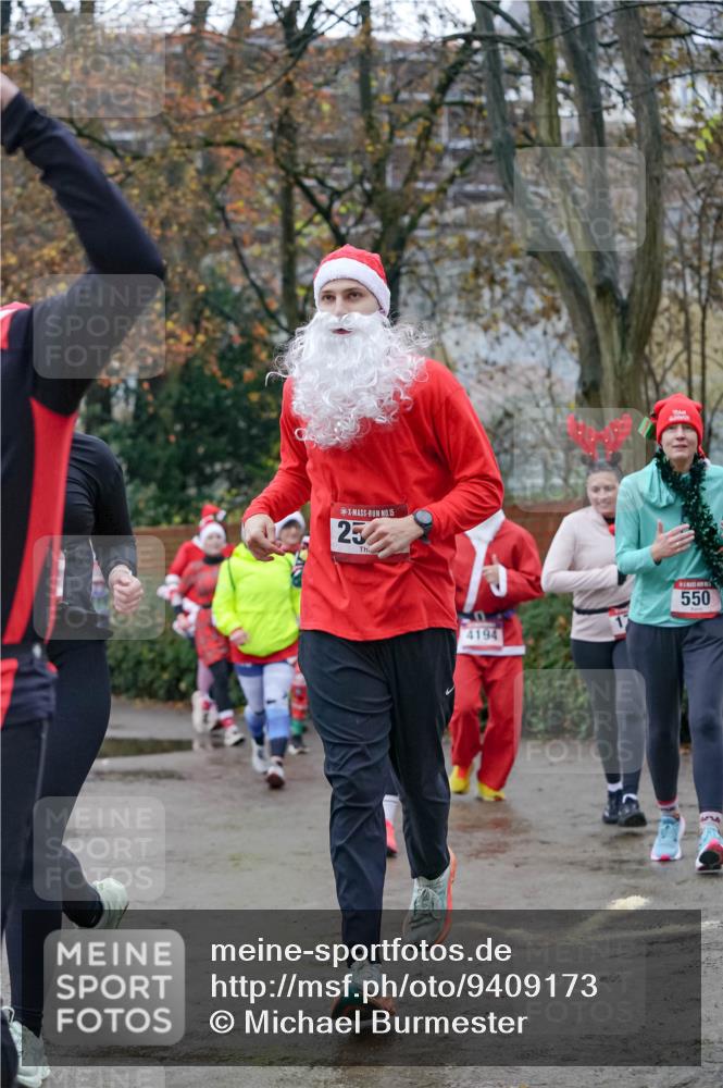 07.12.2025 - St. Pauli X-Mass-Run No. 15 Michael Burmester http://msf.ph/oto/9409173 07.12.2025 09:45:11 Laufen 15, 25, 4194, 550 meine-sportfotos.de