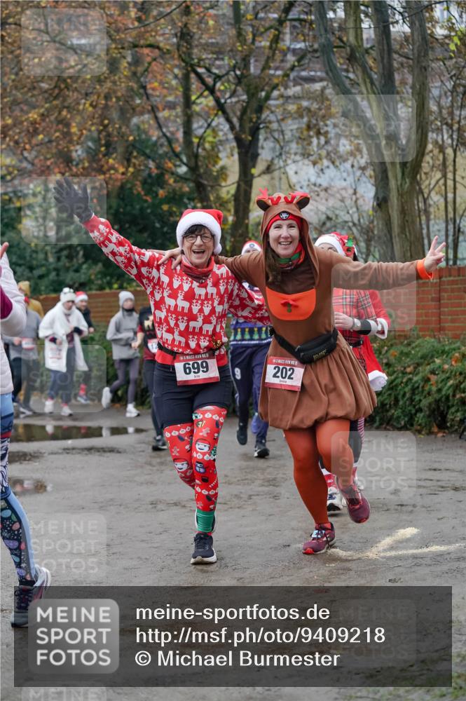 07.12.2025 - St. Pauli X-Mass-Run No. 15 Michael Burmester http://msf.ph/oto/9409218 07.12.2025 09:45:15 Laufen 15, 699, 15, 202 meine-sportfotos.de