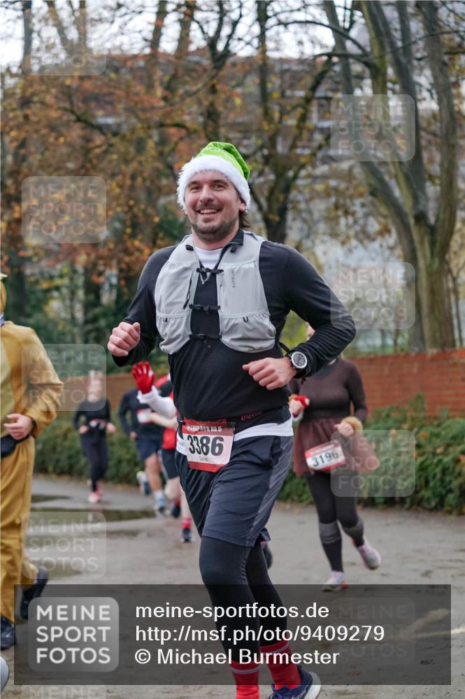 07.12.2025 - St. Pauli X-Mass-Run No. 15 Michael Burmester http://msf.ph/oto/9409279 07.12.2025 09:45:21 Laufen 15, 3386, 352, 3196 meine-sportfotos.de