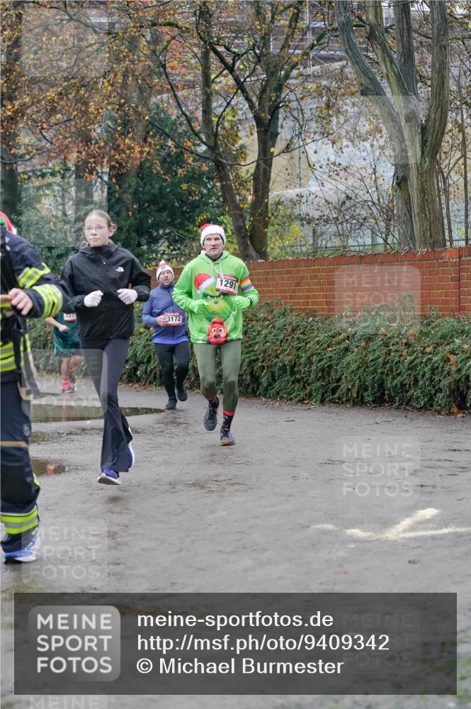 07.12.2025 - St. Pauli X-Mass-Run No. 15 Michael Burmester http://msf.ph/oto/9409342 07.12.2025 09:45:29 Laufen 1077, 3172, 1291 meine-sportfotos.de
