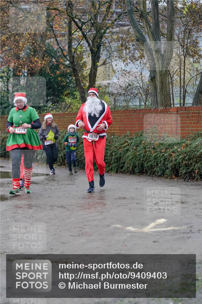 07.12.2025 - St. Pauli X-Mass-Run No. 15 Michael Burmester http://msf.ph/oto/9409403 07.12.2025 09:45:35 Laufen 1074, 2712, 2711, 1070 meine-sportfotos.de