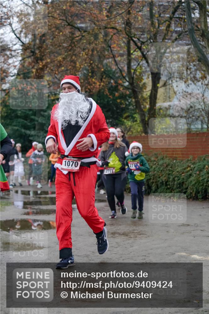 07.12.2025 - St. Pauli X-Mass-Run No. 15 Michael Burmester http://msf.ph/oto/9409424 07.12.2025 09:45:37 Laufen 1070, 271, 2711 meine-sportfotos.de