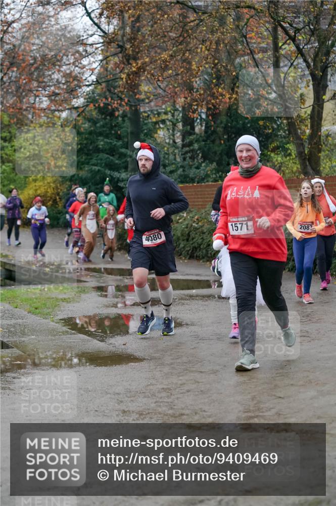 07.12.2025 - St. Pauli X-Mass-Run No. 15 Michael Burmester http://msf.ph/oto/9409469 07.12.2025 09:45:42 Laufen 144, 4080, 1571, 2082 meine-sportfotos.de