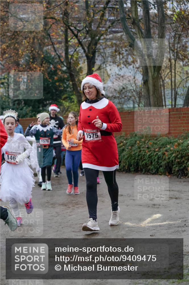 07.12.2025 - St. Pauli X-Mass-Run No. 15 Michael Burmester http://msf.ph/oto/9409475 07.12.2025 09:45:43 Laufen 2, 5, 146, 1576, 2067, 15, 1575 meine-sportfotos.de