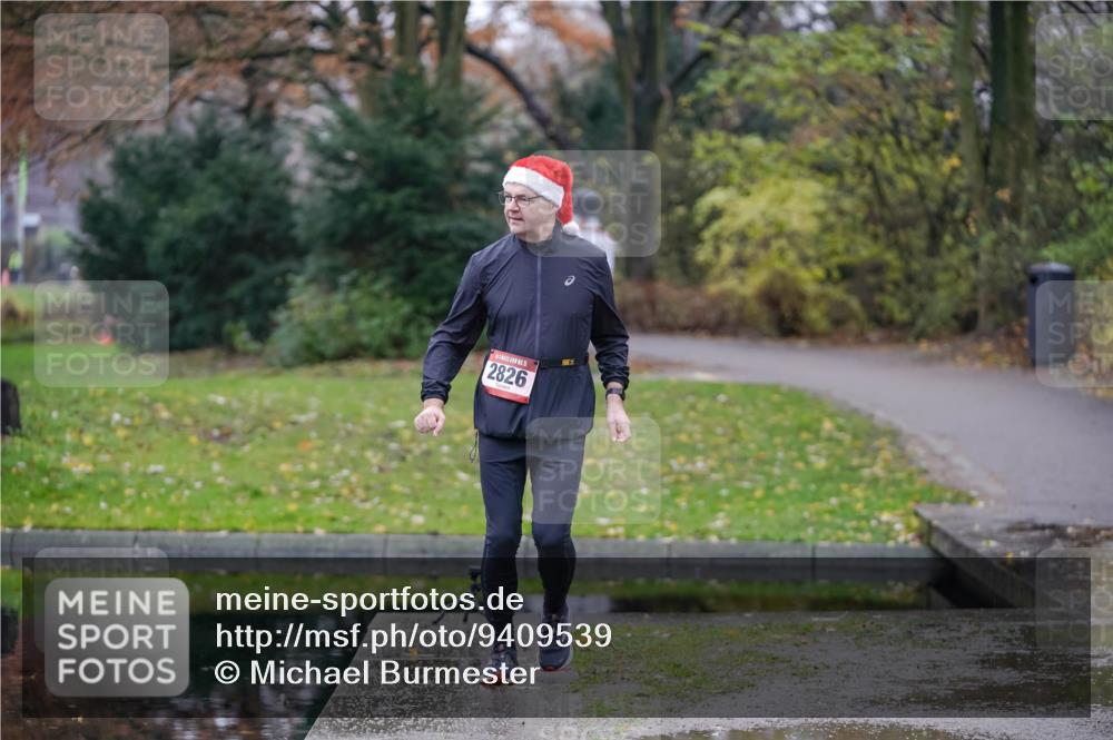 07.12.2025 - St. Pauli X-Mass-Run No. 15 Michael Burmester http://msf.ph/oto/9409539 07.12.2025 11:28:21 Laufen 2826 meine-sportfotos.de