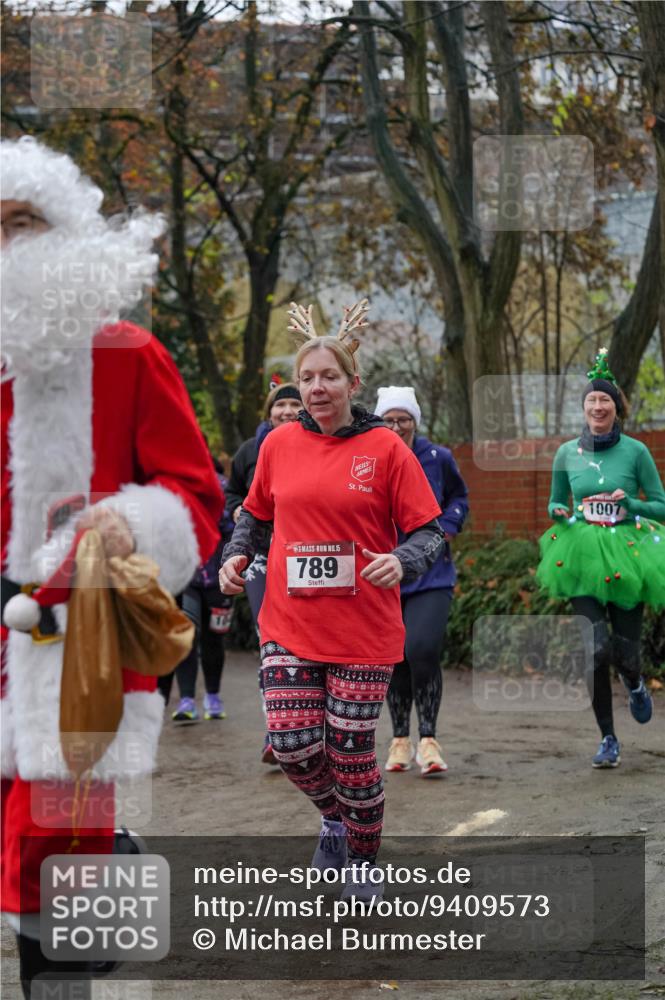 07.12.2025 - St. Pauli X-Mass-Run No. 15 Michael Burmester http://msf.ph/oto/9409573 07.12.2025 09:45:51 Laufen 15, 789, 1007 meine-sportfotos.de