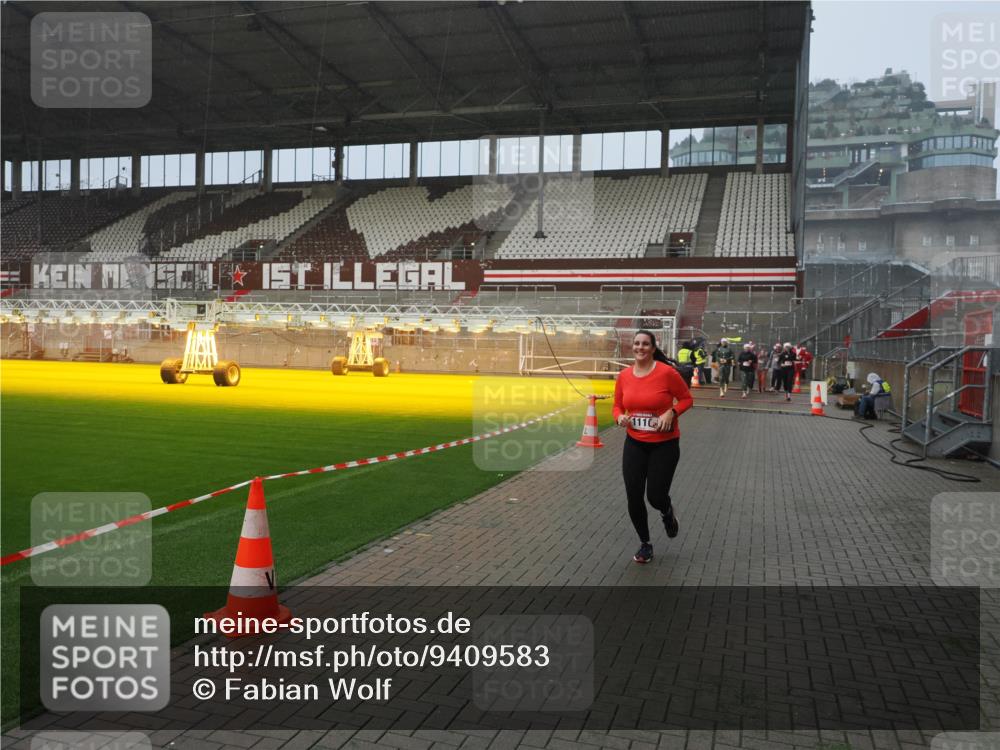 07.12.2025 - St. Pauli X-Mass-Run No. 15 Fabian Wolf http://msf.ph/oto/9409583 07.12.2025 11:09:19 Ziel 44, 51, 558, 1110, 1260, 1477, 1574, 1641 meine-sportfotos.de