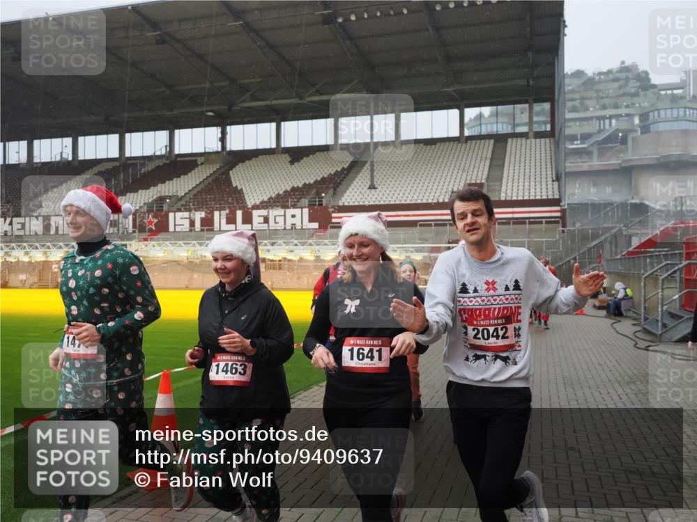 07.12.2025 - St. Pauli X-Mass-Run No. 15 Fabian Wolf http://msf.ph/oto/9409637 07.12.2025 11:09:29 Ziel 59, 66, 266, 330, 971, 1084, 1110, 1463, 1477, 1641, 1851, 1870, 1945, 1974, 2042, 3151, 4190, 4191 meine-sportfotos.de