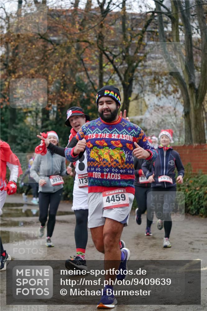 07.12.2025 - St. Pauli X-Mass-Run No. 15 Michael Burmester http://msf.ph/oto/9409639 07.12.2025 09:45:59 Laufen 3932, 173, 393, 15, 4459 meine-sportfotos.de