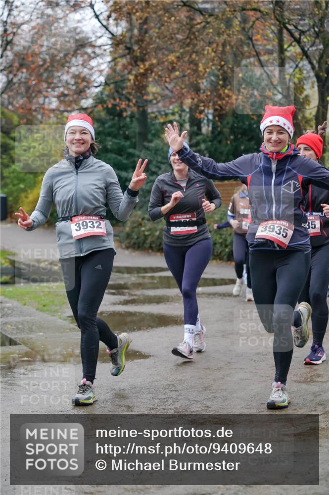 07.12.2025 - St. Pauli X-Mass-Run No. 15 Michael Burmester http://msf.ph/oto/9409648 07.12.2025 09:46:00 Laufen 3932, 5, 3935, 35 meine-sportfotos.de