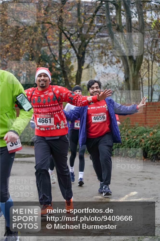 07.12.2025 - St. Pauli X-Mass-Run No. 15 Michael Burmester http://msf.ph/oto/9409666 07.12.2025 09:46:02 Laufen 307, 15, 4661, 47, 15, 4659 meine-sportfotos.de