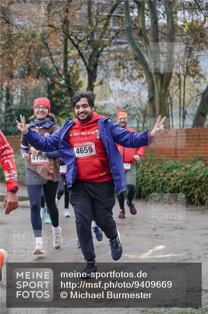 07.12.2025 - St. Pauli X-Mass-Run No. 15 Michael Burmester http://msf.ph/oto/9409669 07.12.2025 09:46:03 Laufen 4736, 473, 15, 4659, 34 meine-sportfotos.de