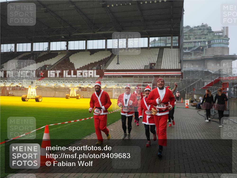 07.12.2025 - St. Pauli X-Mass-Run No. 15 Fabian Wolf http://msf.ph/oto/9409683 07.12.2025 11:09:34 Ziel 59, 66, 266, 330, 971, 1084, 1463, 1477, 1579, 1582, 1641, 1851, 1870, 1945, 1974, 2042, 3151, 4190, 4191 meine-sportfotos.de