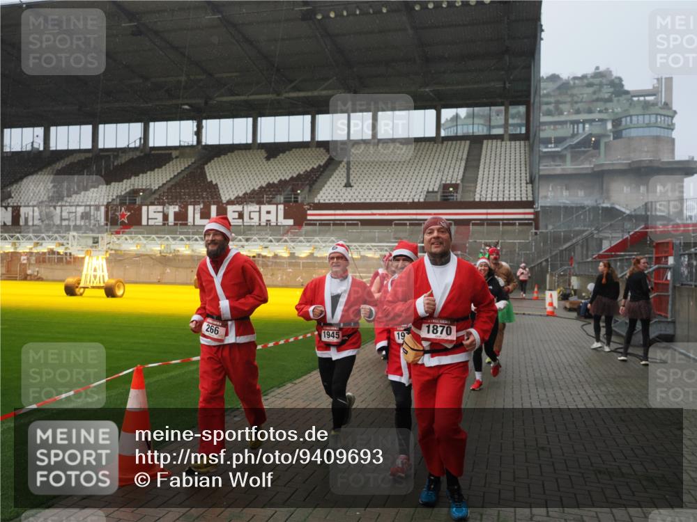 07.12.2025 - St. Pauli X-Mass-Run No. 15 Fabian Wolf http://msf.ph/oto/9409693 07.12.2025 11:09:35 Ziel 59, 66, 266, 330, 971, 1084, 1463, 1477, 1579, 1582, 1641, 1851, 1870, 1945, 1974, 2042, 3151, 4190, 4191 meine-sportfotos.de