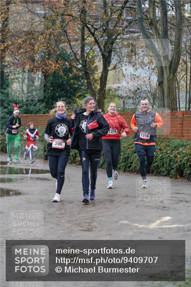 07.12.2025 - St. Pauli X-Mass-Run No. 15 Michael Burmester http://msf.ph/oto/9409707 07.12.2025 09:46:12 Laufen 344, 1910, 390, 1374, 1316 meine-sportfotos.de