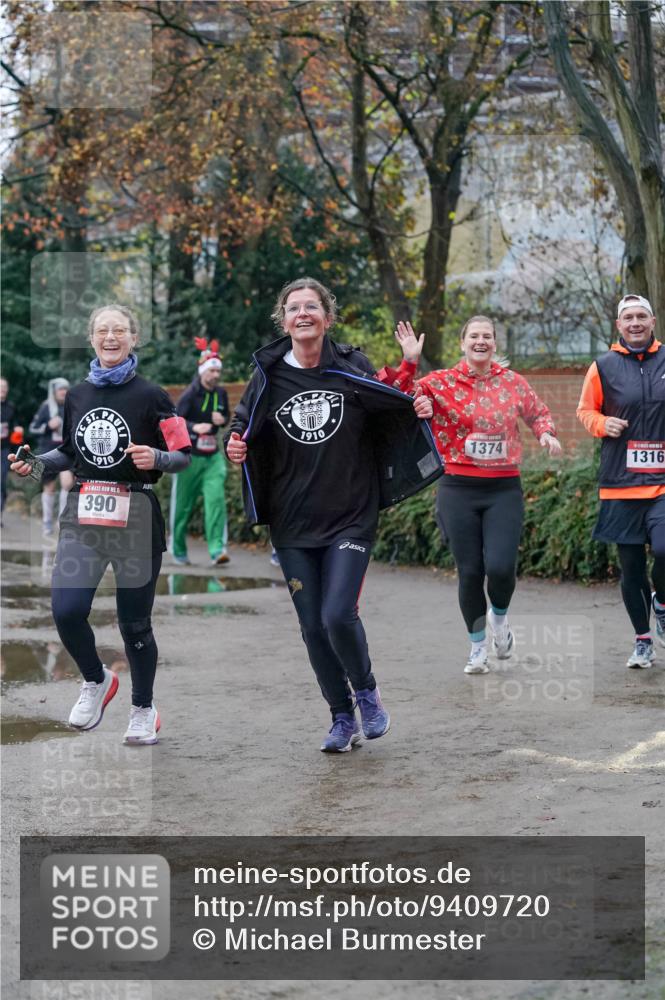 07.12.2025 - St. Pauli X-Mass-Run No. 15 Michael Burmester http://msf.ph/oto/9409720 07.12.2025 09:46:12 Laufen 1910, 15, 390, 1910, 1374, 1316 meine-sportfotos.de
