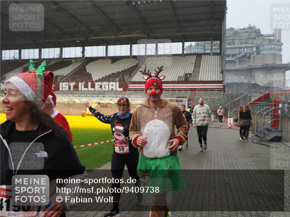 07.12.2025 - St. Pauli X-Mass-Run No. 15 Fabian Wolf http://msf.ph/oto/9409738 07.12.2025 11:09:38 Ziel 59, 66, 266, 330, 814, 971, 1084, 1157, 1463, 1477, 1579, 1582, 1641, 1851, 1870, 1945, 1974, 2042, 3151, 4190, 4191 meine-sportfotos.de