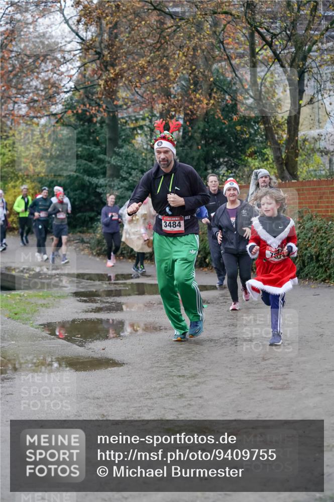 07.12.2025 - St. Pauli X-Mass-Run No. 15 Michael Burmester http://msf.ph/oto/9409755 07.12.2025 09:46:16 Laufen 3484 meine-sportfotos.de