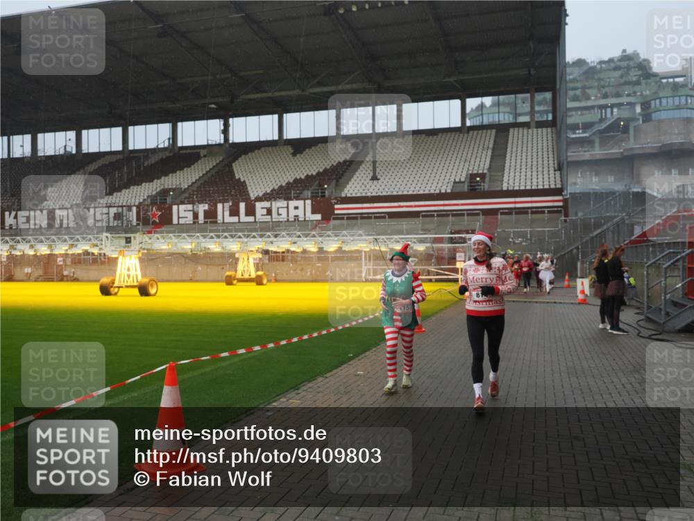 07.12.2025 - St. Pauli X-Mass-Run No. 15 Fabian Wolf http://msf.ph/oto/9409803 07.12.2025 11:09:45 Ziel 59, 66, 330, 696, 814, 863, 1157, 1579, 1582, 1870, 1945, 1974, 2042, 4190, 4191 meine-sportfotos.de