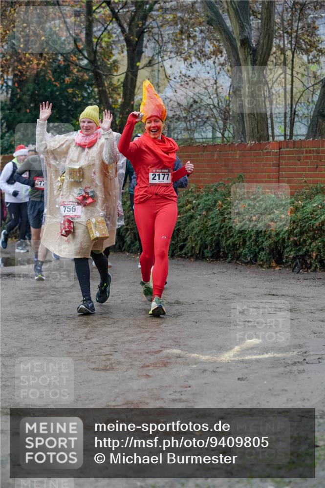 07.12.2025 - St. Pauli X-Mass-Run No. 15 Michael Burmester http://msf.ph/oto/9409805 07.12.2025 09:46:22 Laufen 277, 756, 2177 meine-sportfotos.de