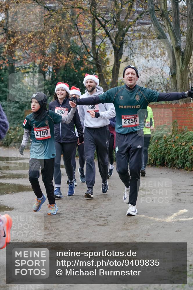 07.12.2025 - St. Pauli X-Mass-Run No. 15 Michael Burmester http://msf.ph/oto/9409835 07.12.2025 09:46:25 Laufen 2760, 960, 896, 5, 2758 meine-sportfotos.de