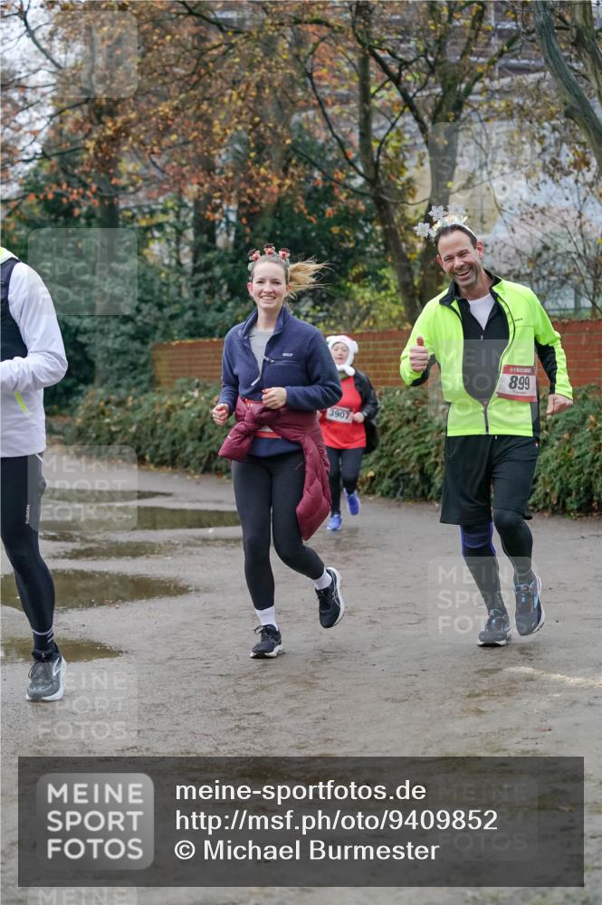 07.12.2025 - St. Pauli X-Mass-Run No. 15 Michael Burmester http://msf.ph/oto/9409852 07.12.2025 09:46:27 Laufen 3907, 899 meine-sportfotos.de