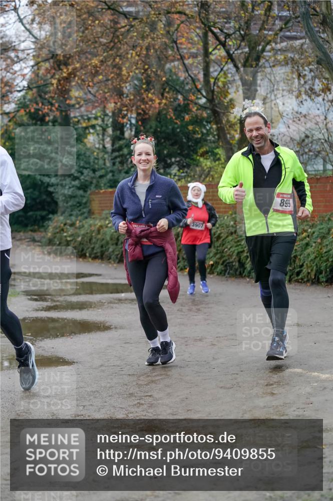 07.12.2025 - St. Pauli X-Mass-Run No. 15 Michael Burmester http://msf.ph/oto/9409855 07.12.2025 09:46:27 Laufen 3907, 8, 99 meine-sportfotos.de
