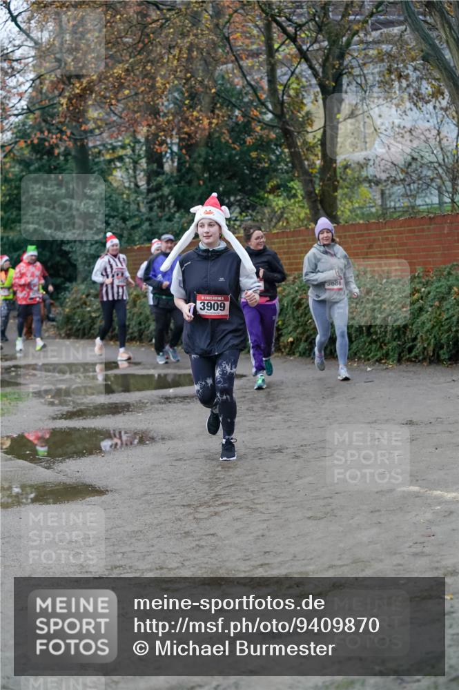 07.12.2025 - St. Pauli X-Mass-Run No. 15 Michael Burmester http://msf.ph/oto/9409870 07.12.2025 09:46:40 Laufen 3909, 686 meine-sportfotos.de