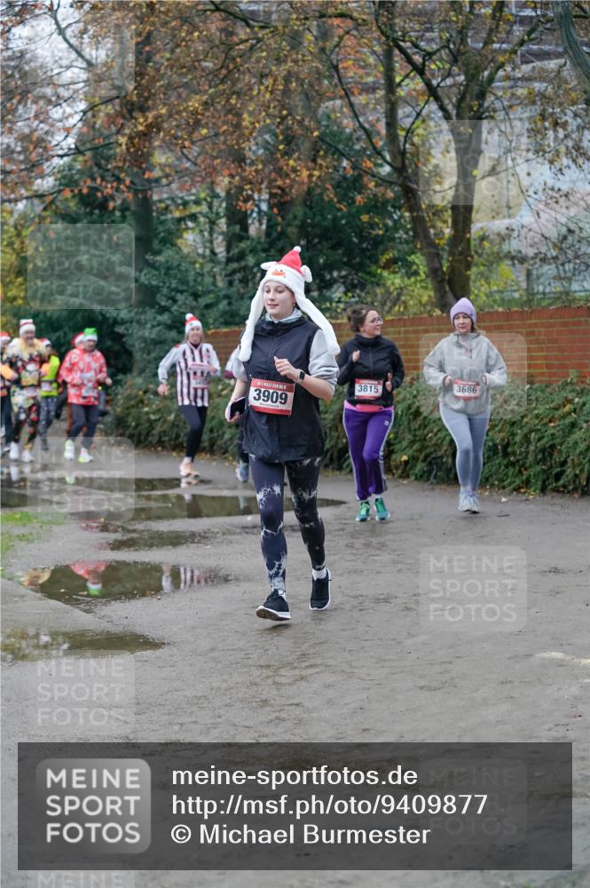 07.12.2025 - St. Pauli X-Mass-Run No. 15 Michael Burmester http://msf.ph/oto/9409877 07.12.2025 09:46:40 Laufen 3909, 3686, 3815 meine-sportfotos.de