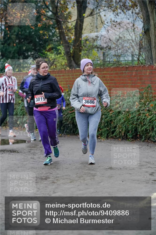 07.12.2025 - St. Pauli X-Mass-Run No. 15 Michael Burmester http://msf.ph/oto/9409886 07.12.2025 09:46:41 Laufen 3490, 3815, 15, 3686 meine-sportfotos.de